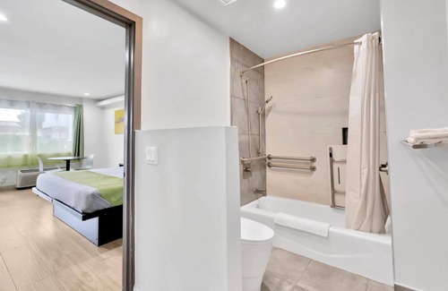 Harbor Hotel | Exclusivo Inn & Suites