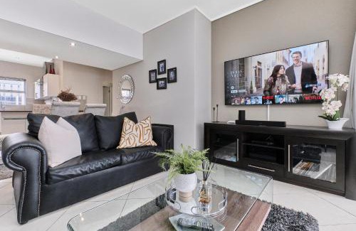 Greater Johannesburg Metropolitan Area Apartment | Executive 1 Bedroom Apartment in Sandton Cbd with City Views