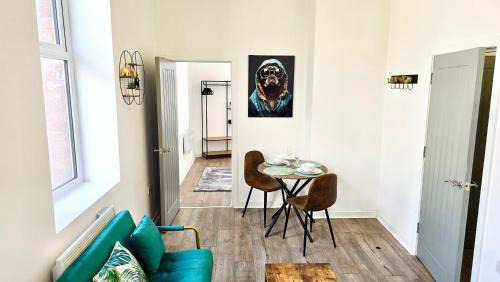 Bury Apartment | Executive 1BR - Quiet Location - Wifi & Kitchen