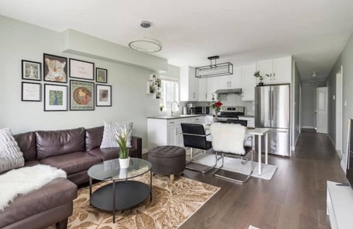 Coquitlam House | Executive 2BR Suite Beautiful View Renovated