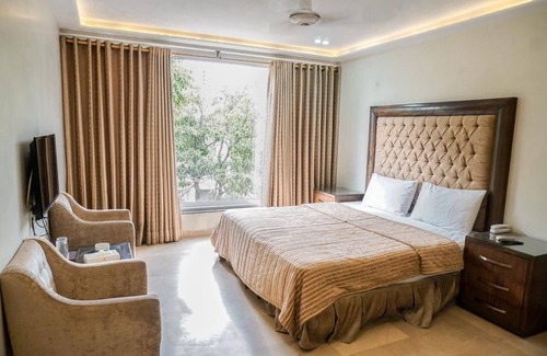 Gulberg Hotel | Executive deluxe room - Gulberg 2 Lahore