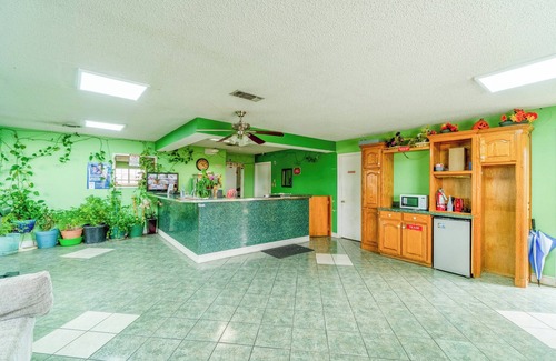 Mineral Wells Hotel | Executive Inn By OYO Mineral Wells US-180