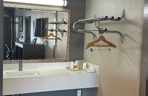 Locust Grove Hotel | Executive Inn Locust Grove by Capital O