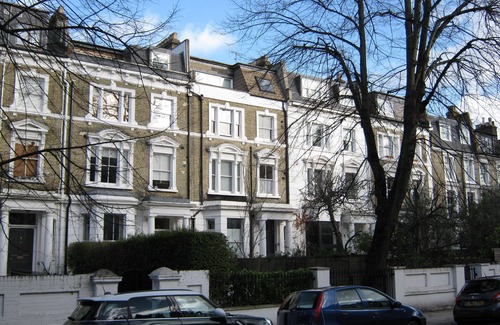 Holland Park Apartment | Executive Kensington Apartment for 2, free Hi-Speed WiFi, booking now for 2026