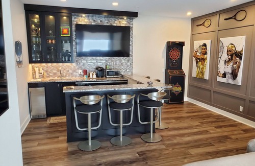 Oconomowoc House | Executive Lake House and Golf Retreat overlooking the main lake