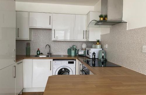 Southgate Apartment | Executive North London Southgate Serviced Apartment - Contractors Ready
