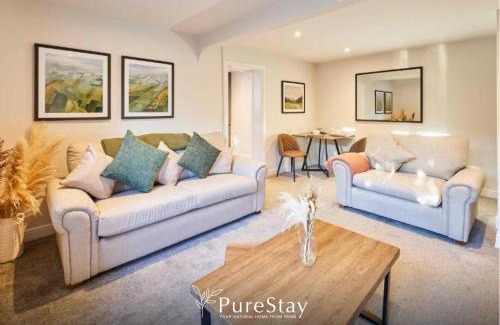 Much Wenlock House | Executive Raven Nest Suite at The Raven Aparthotel in Much Wenlock by PureStay