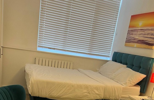 Woolwich Apartment | Executive room with all amenities ..