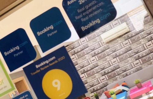 Veliko Tarnovo Center Hotel | Executive Rooms and Suites Play