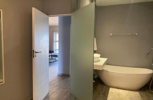 Greater Johannesburg Metropolitan Area Apartment | Executive Sandton City Apartment