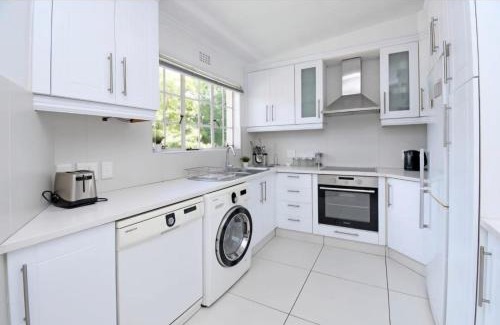 Greater Johannesburg Metropolitan Area Apartment | Executive Sandton City Apartment
