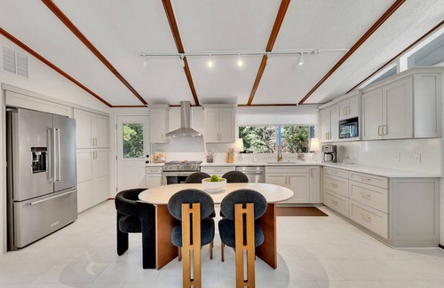 Woodstock House | Executive stay home newly remodeled 3-bed house walkable to Downtown Woodstock