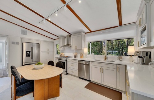 Woodstock House | Executive stay home newly remodeled 3-bed house walkable to Downtown Woodstock