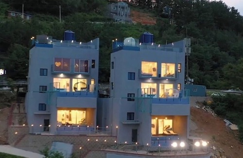 Yeongdeok House | Exit Full Villa