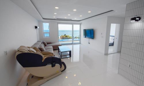 Yeongdeok Apartment | Exit Pool Villa