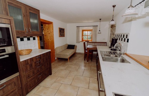 Neuschoenau Apartment | Exklusiv renoviertes Bauernhaus für 2 Personen mit Sauna, Galerie und herrlicher Aussicht