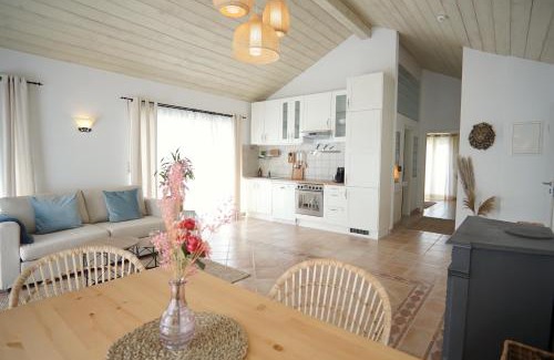 Leinfelden-Echterdingen Apartment | Exklusives Apartment & Balkon