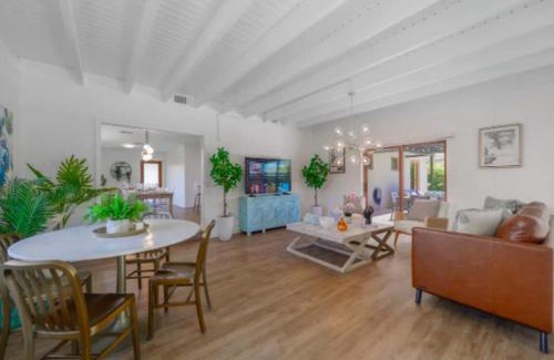 Coral Terrace Apartment | Exotic 4 Bedroom House With Pool