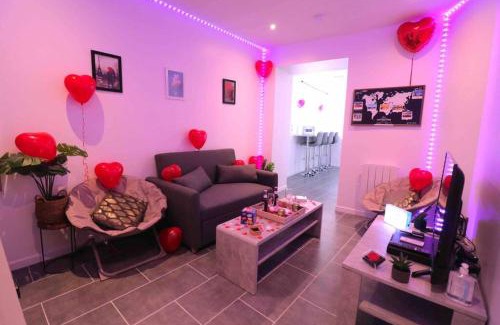 Lizy-sur-Ourcq Apartment | Expérience INSOLITE Love Room & ESCAPE GAME