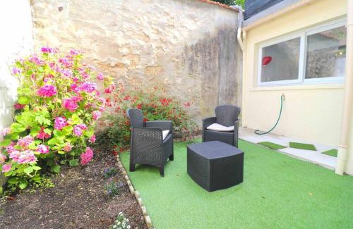 Lizy-sur-Ourcq Apartment | Expérience INSOLITE Love Room & ESCAPE GAME