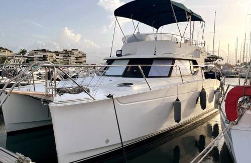 Malendure Boat Rental | Expérience unique sur un bateau