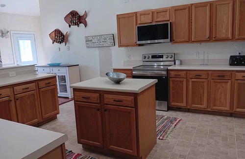 Westgate House | Expansive haven nestled in a serene country setting!