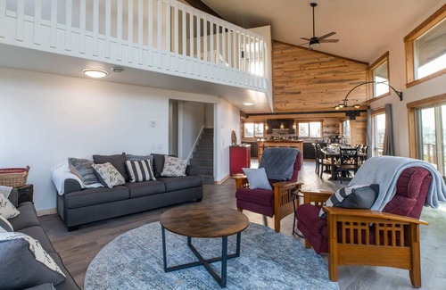 Kachemak House | Expansive waterfront views with deck & 4 bedrooms