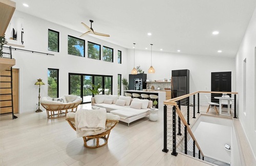 Fremont House | Experience Happie Space on Snow Lake, a Cozy Lakefront Retreat with Privacy