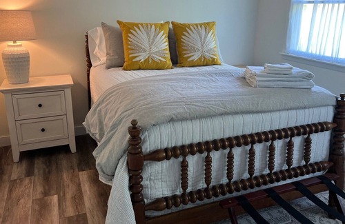 Hermann House | Experience HILL FARM, quietly nestled in the woods, only minutes from Hermann MO