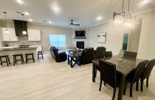 Kemah House | Experience Kemah in Luxury!nGorgeous, custom, brand new 3 bedroom with 3.5 baths
