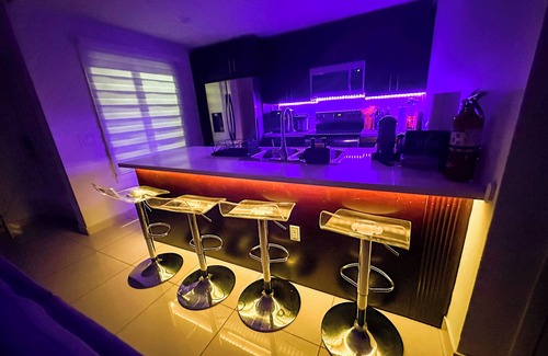 Naranja Apartment | Experience Luna Sky! 65" TV Bar BBQ go FL Keys