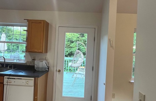 Monroe House | Experience luxury shopping paradise! 4-Bedroom Home & 7 mins to Woodbury Commons