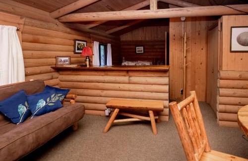 Bigfork Hotel | Experience Montana Cabins - Birdsong #2