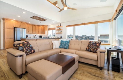 Eddyville Condo | Experience Nature's Spectacle from the Front Row!