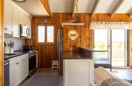 Culloden Shores House | Experience quaint seaside living in this charming Montauk home with a Lux.