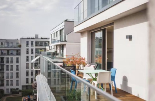 Mitte Apartment | Experience Refined Living in a Fully Renovated Berlin-Mitte Residence