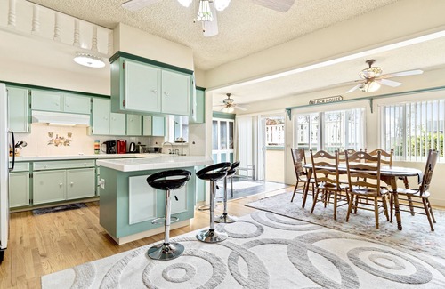 El Granada House | Experience the perfection of Half Moon Bay Oasis By Pillar Point Beach!