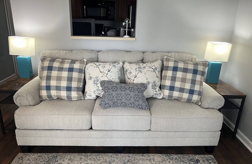 North Capitol Condo | Experience the perfect getaway and a convenient walk to downtown!