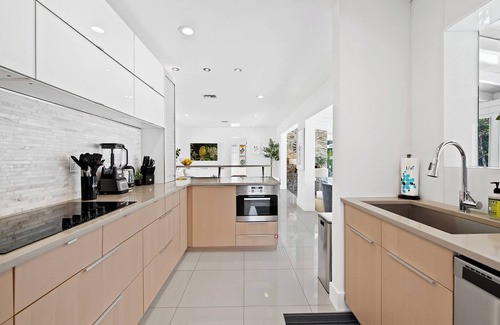 Poinsettia Heights House | Experience the Canary House, a Modern Spacious 3 Bed Private Heated Pool Retreat.