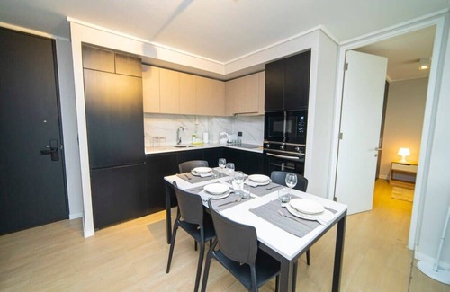 Providencia Apartment | Experiencia de primera clase a pasos del Costanera
