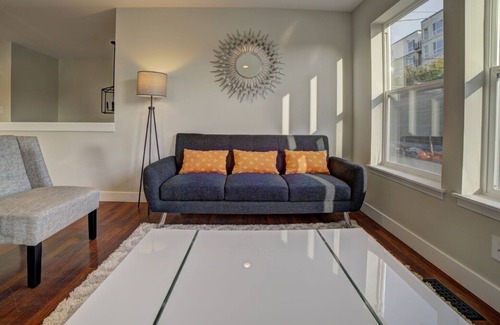 Greenwood House | Explore PNW | 3 Mi Green Lake & Golden Gardens Beach | 15 Min 2 Dwtwn | 30 Min Whidbey Is Ferry