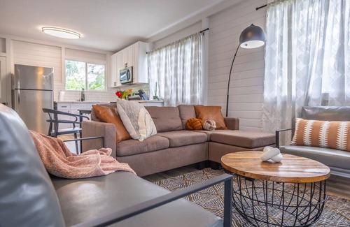 Hilo Cottage | Explore Rainbow Falls from Your Private Oasis