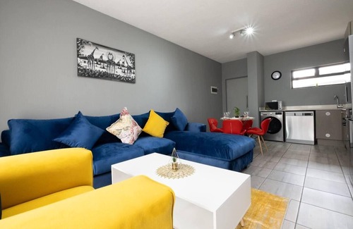 Greater Johannesburg Metropolitan Area Apartment | Explore this stylish and classy apartment