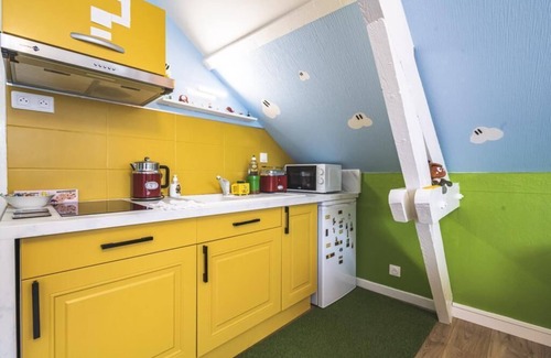 Mont d'Arene Apartment | ExploreReims - magical gaming studio near train station and city center