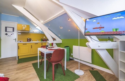 Mont d'Arene Apartment | ExploreReims - magical gaming studio near train station and city center