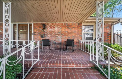 Turner Park Apartment | Expo 3BR, 3BA Timeless Tulsa 1940s Bungalow