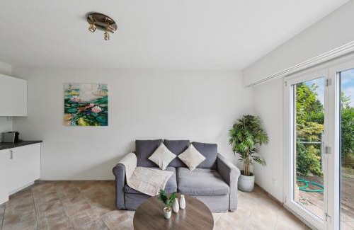 Horgen District Apartment | EXQUIS Design 2-Room Apartment Zurich ROSET I Garden I Lake View