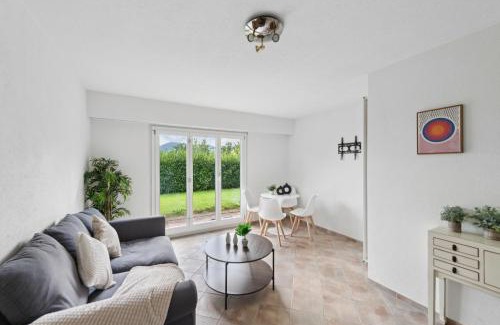 Horgen District Apartment | EXQUIS Design 2-Room Apartment Zurich ROSET I Garden I Lake View