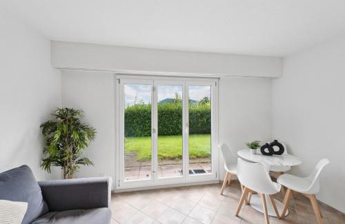 Horgen District Apartment | EXQUIS Design 2-Room Apartment Zurich ROSET I Garden I Lake View