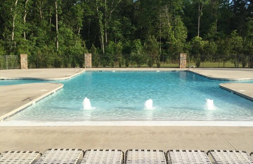 Greenville Condo | Exquisite 2BR Luxury Suite Prime Greenville Location